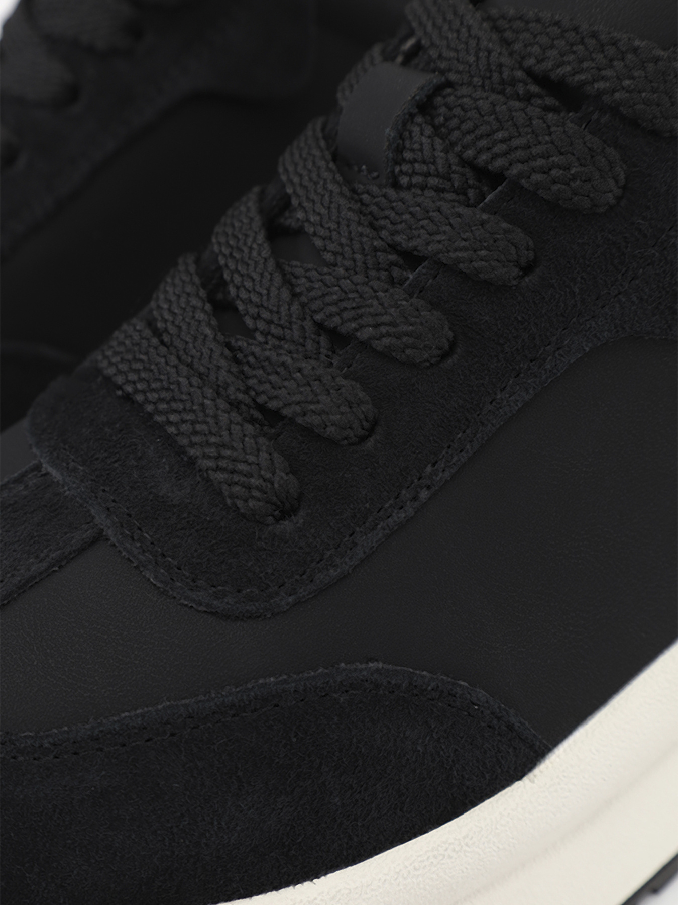 Кросівки жіночі  колір чорний ЦБ-00275429 модель ЦБ-00275429 Фото