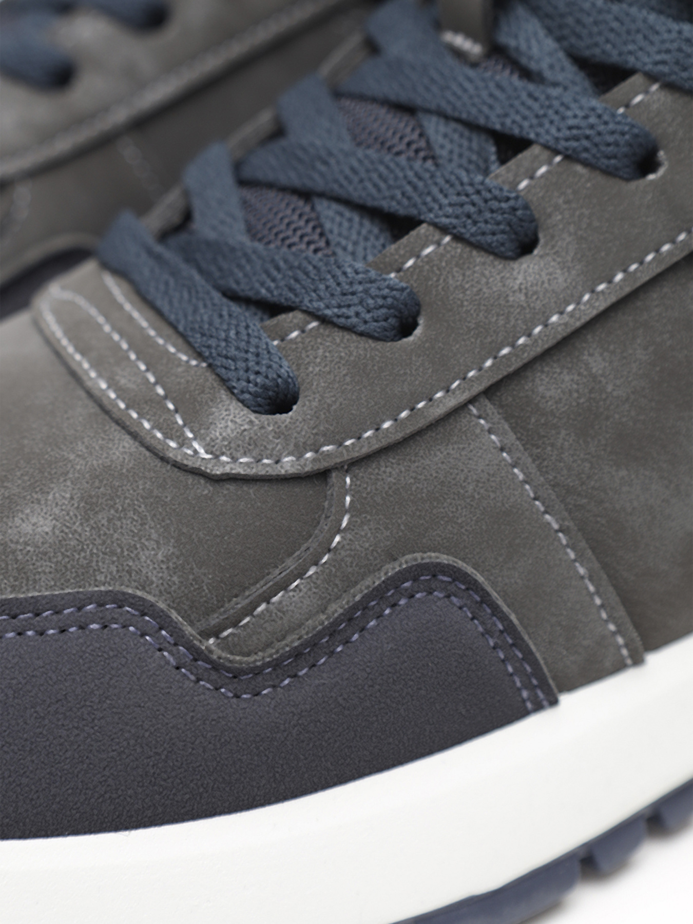 Кроссовки мужские  цвет серый ЦБ-00275532 модель ЦБ-00275532 Фото