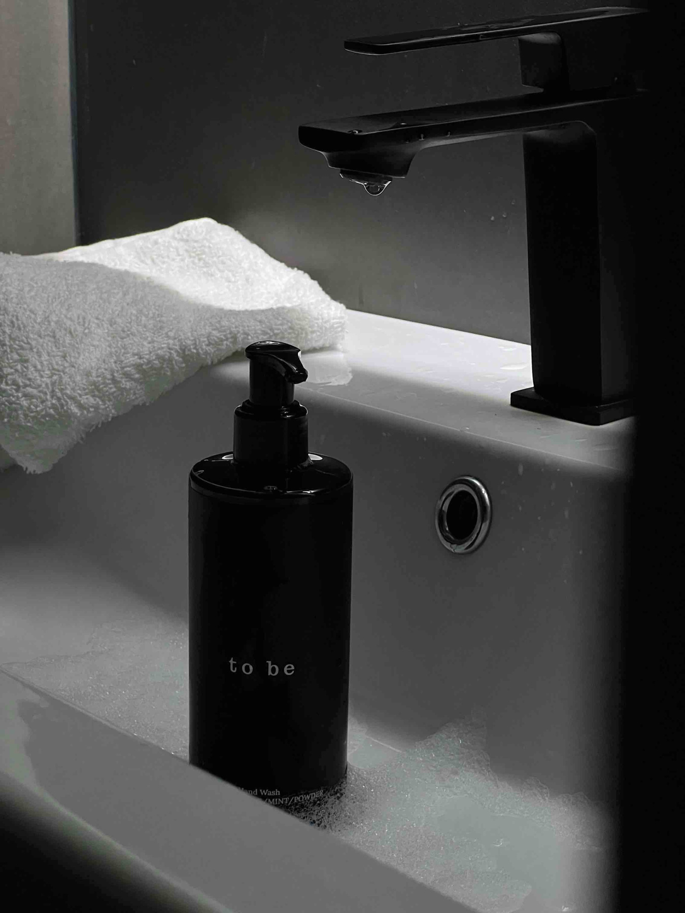 Увлажняющее жидкое мыло с эвгенолом To be модель hwe300_tobe Фото