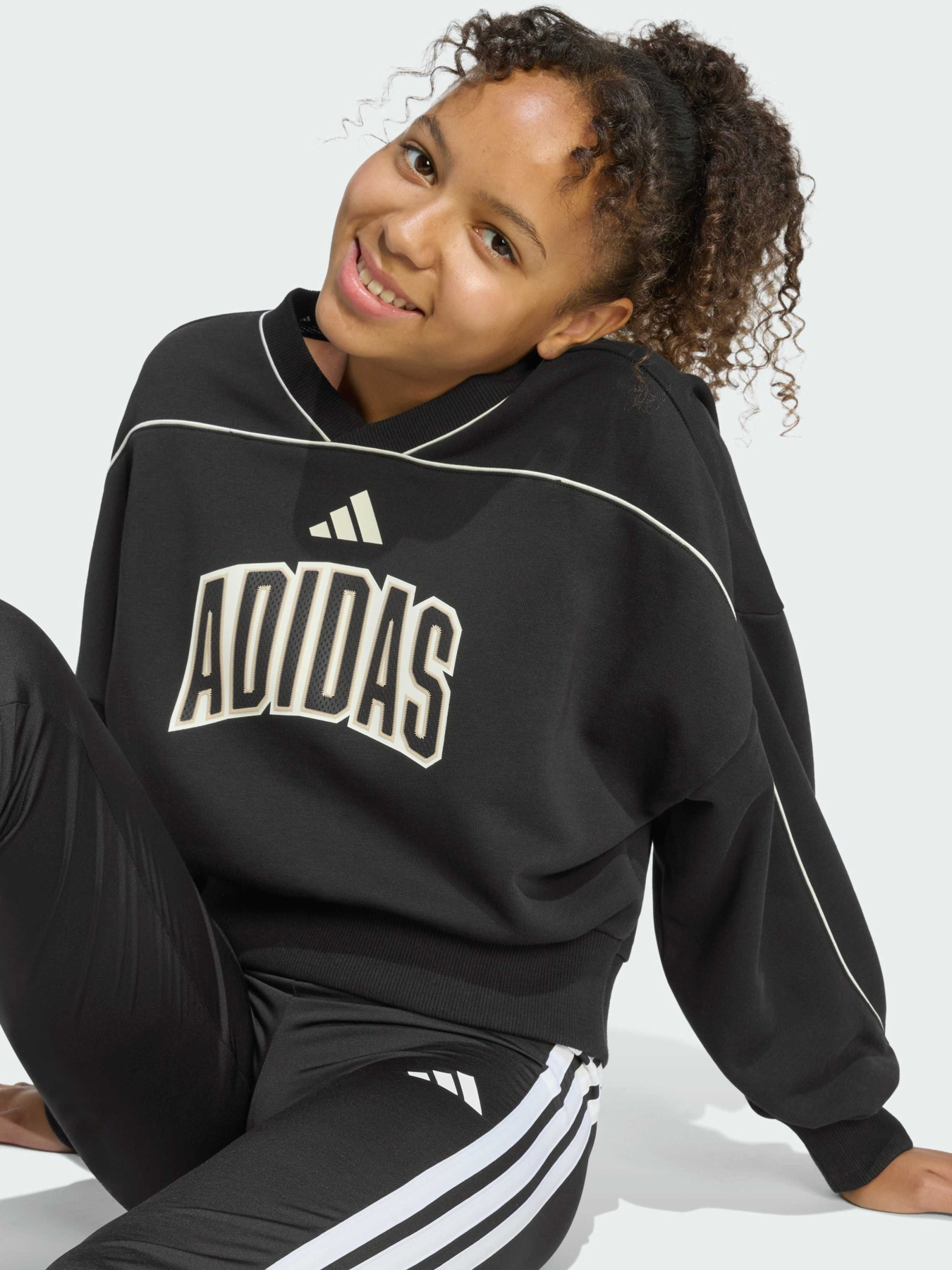 Свитшот Adidas модель KB7029 Свитшот Adidas модель KB7029 Фото