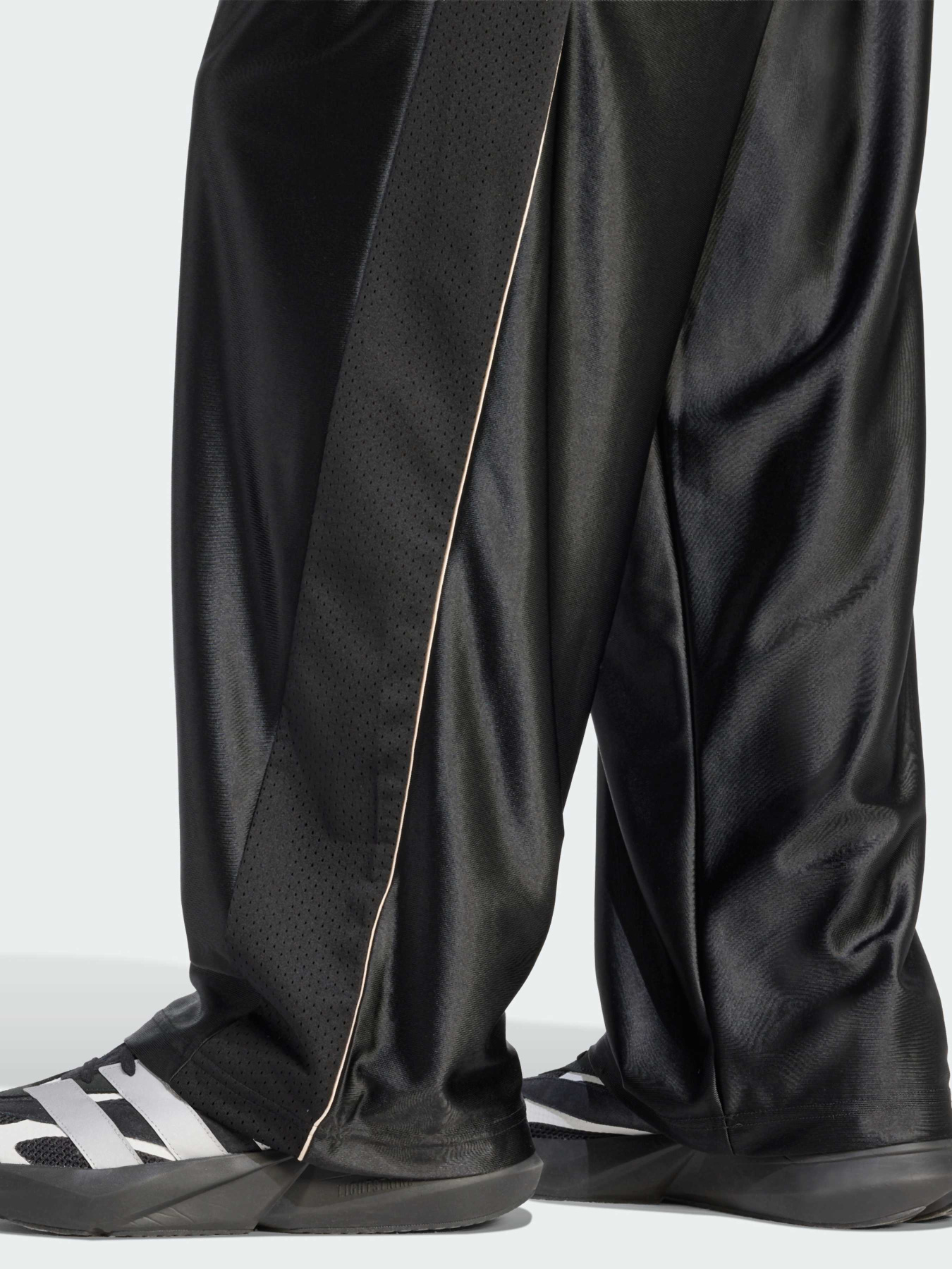 Брюки повседневные Adidas модель JZ6848 Фото