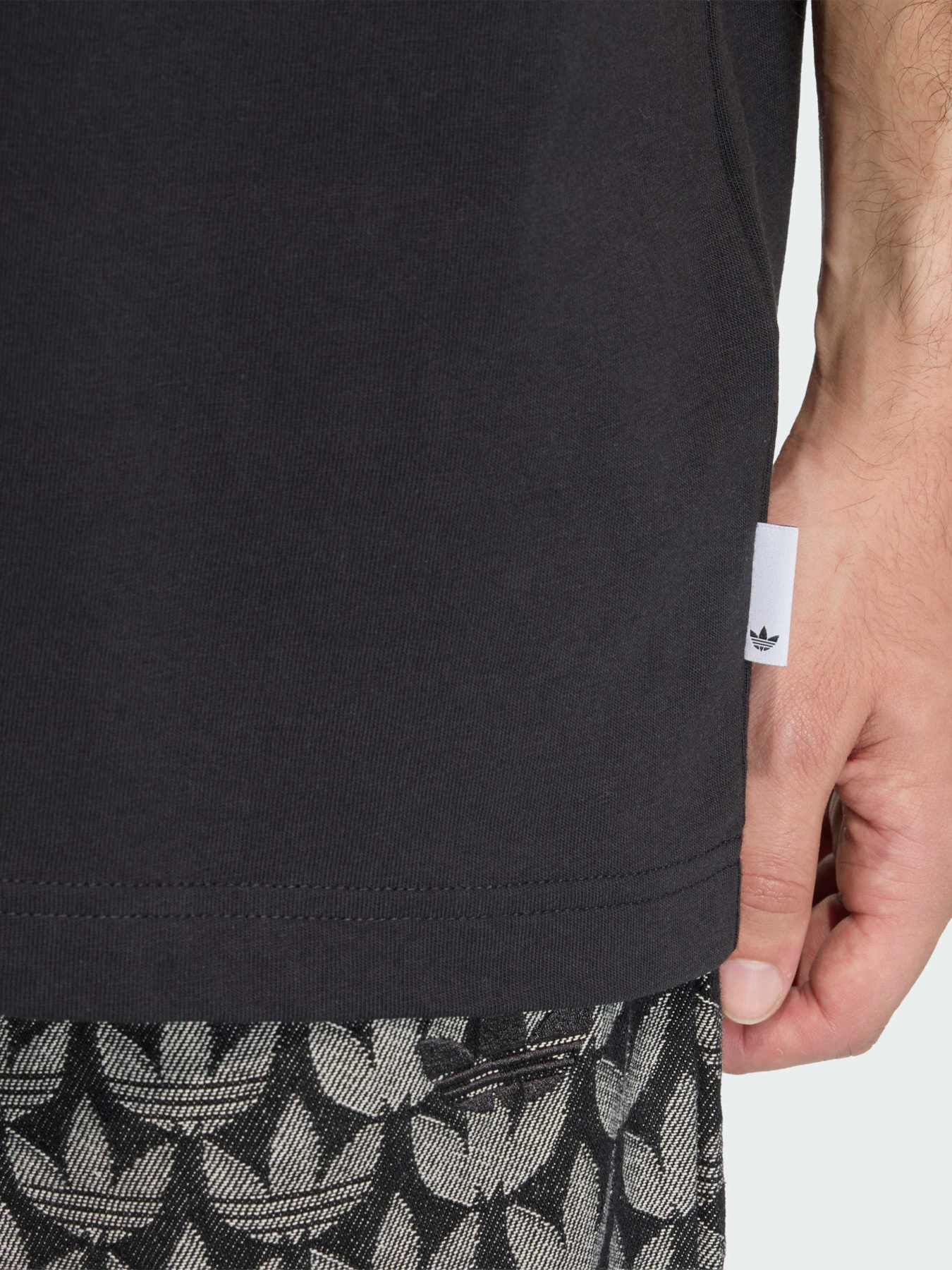 Футболка Adidas Graphics модель KS7618 Фото