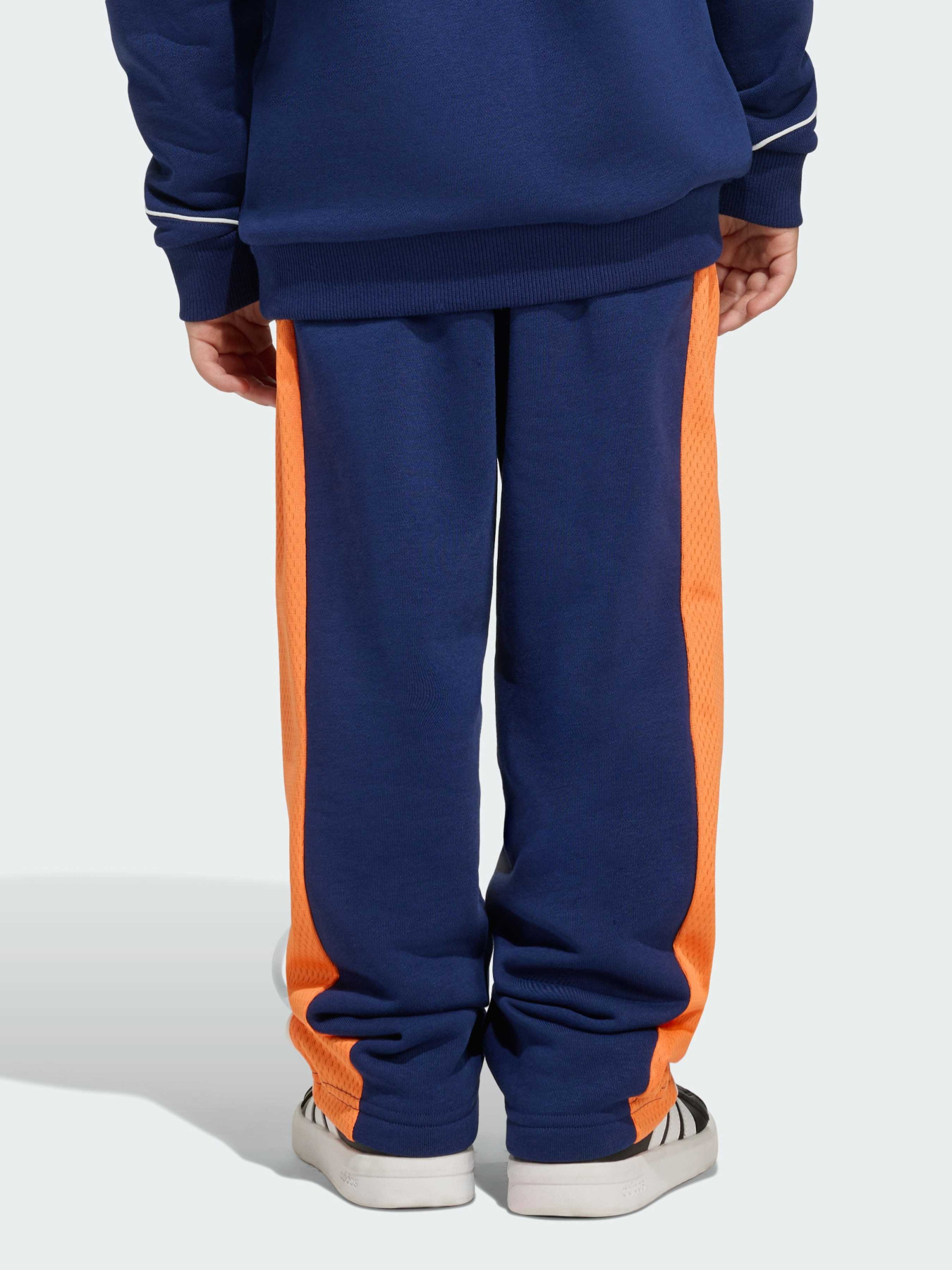 Повседневные штаны Adidas x Disney модель JZ3562 Фото