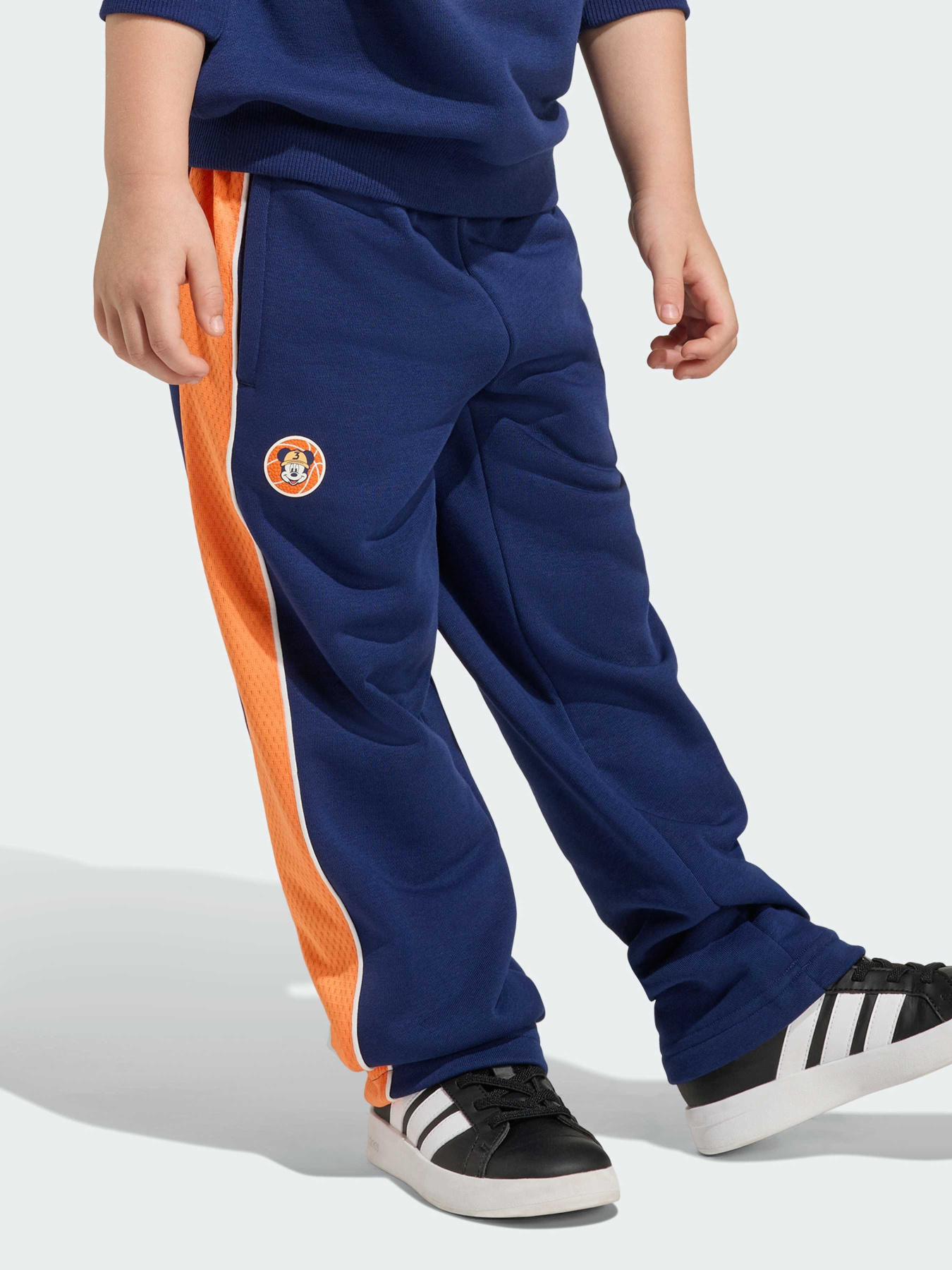 Повседневные штаны Adidas x Disney модель JZ3562 Фото