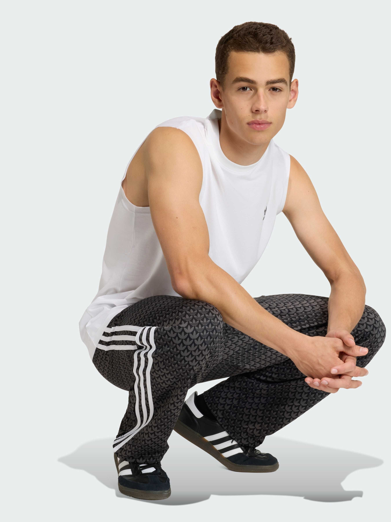 Повседневные штаны Adidas Graphics модель KC9159 Фото