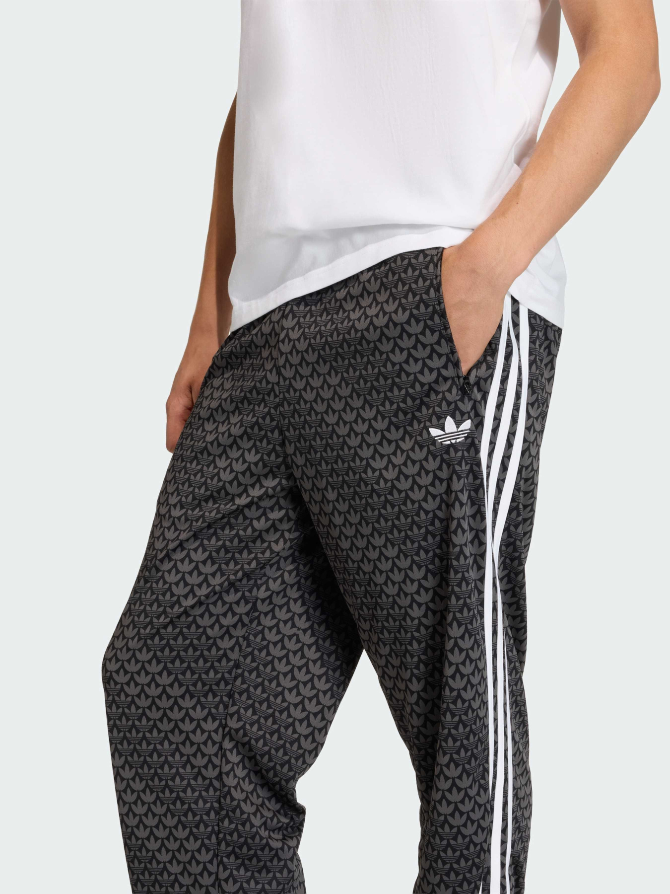 Повседневные штаны Adidas Graphics модель KC9159 Фото