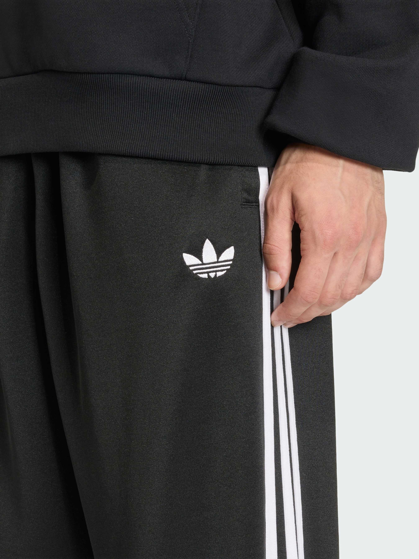 Повсякденні штани Adidas Adicolor модель KC8534 Фото