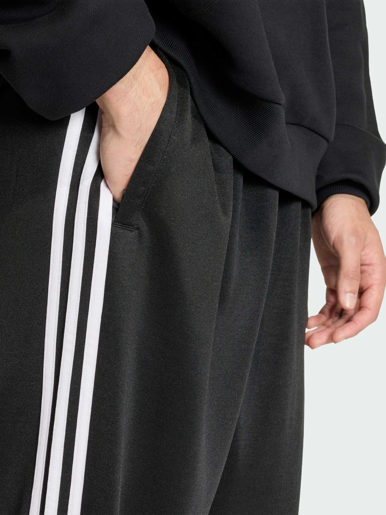 Повсякденні штани Adidas Adicolor модель KC8534 Фото