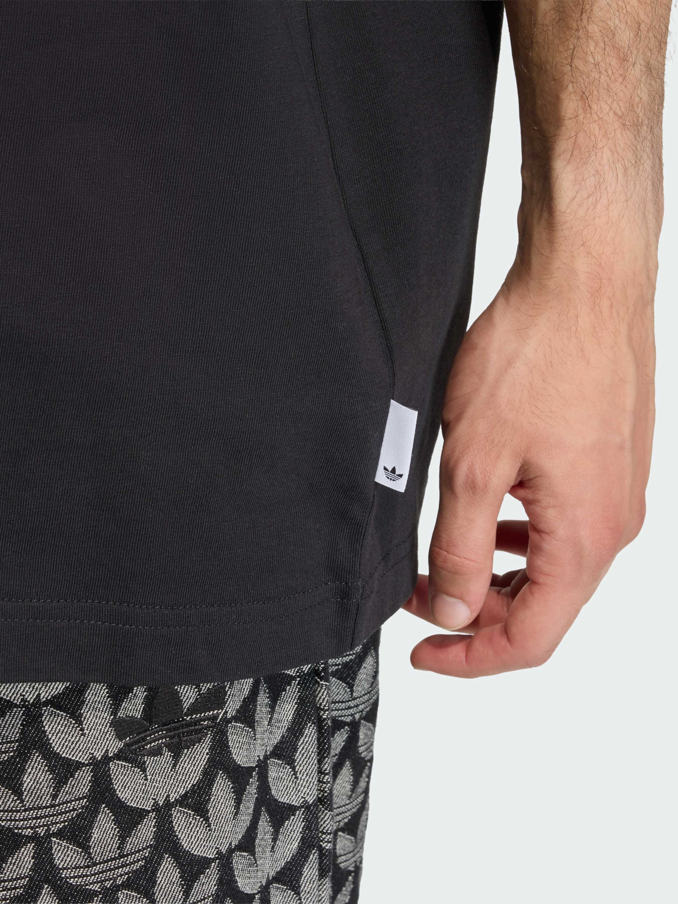 Футболка Adidas Graphics модель KS7611 Фото