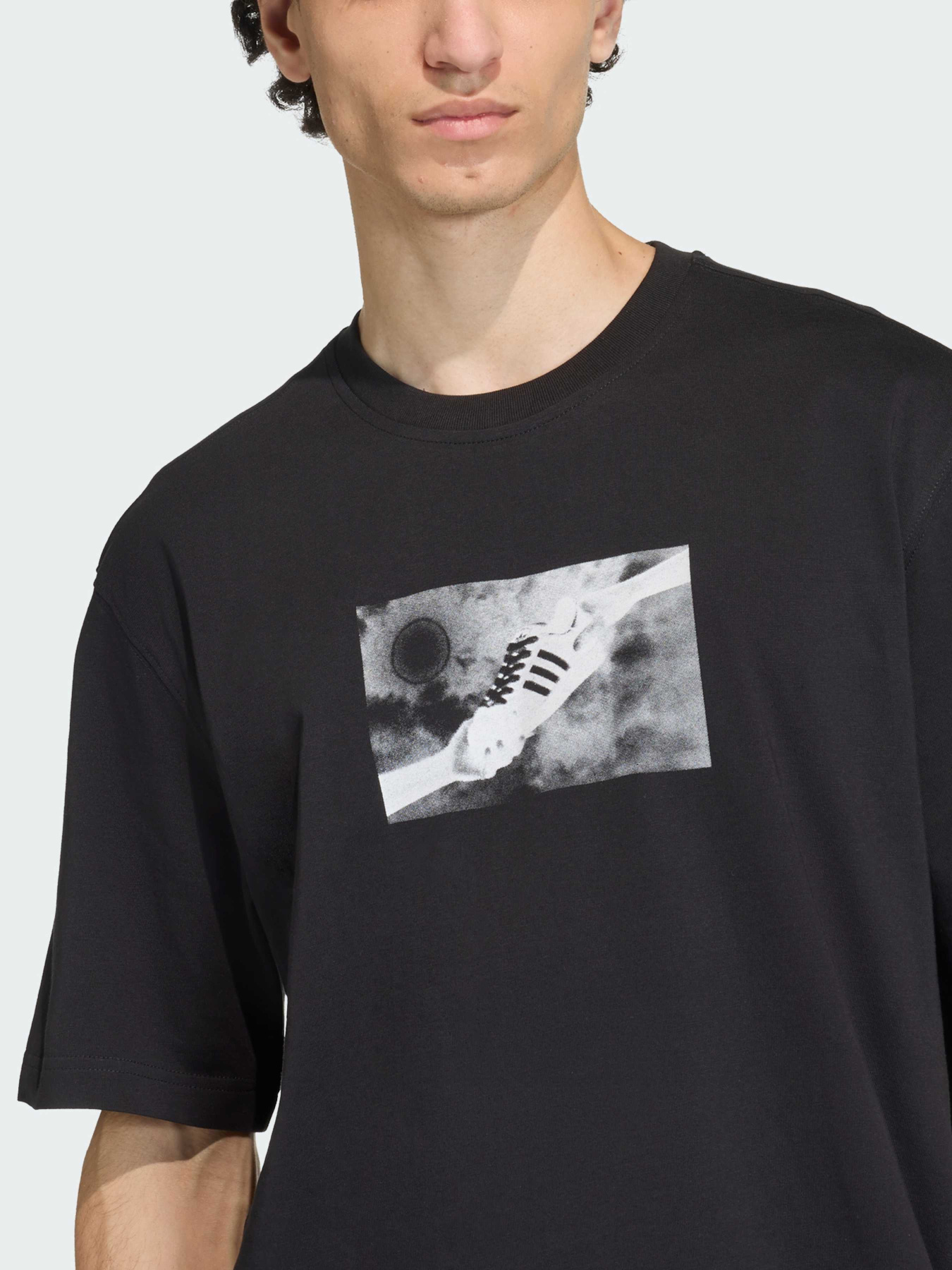 Футболка Adidas Graphics модель KS7611 Фото