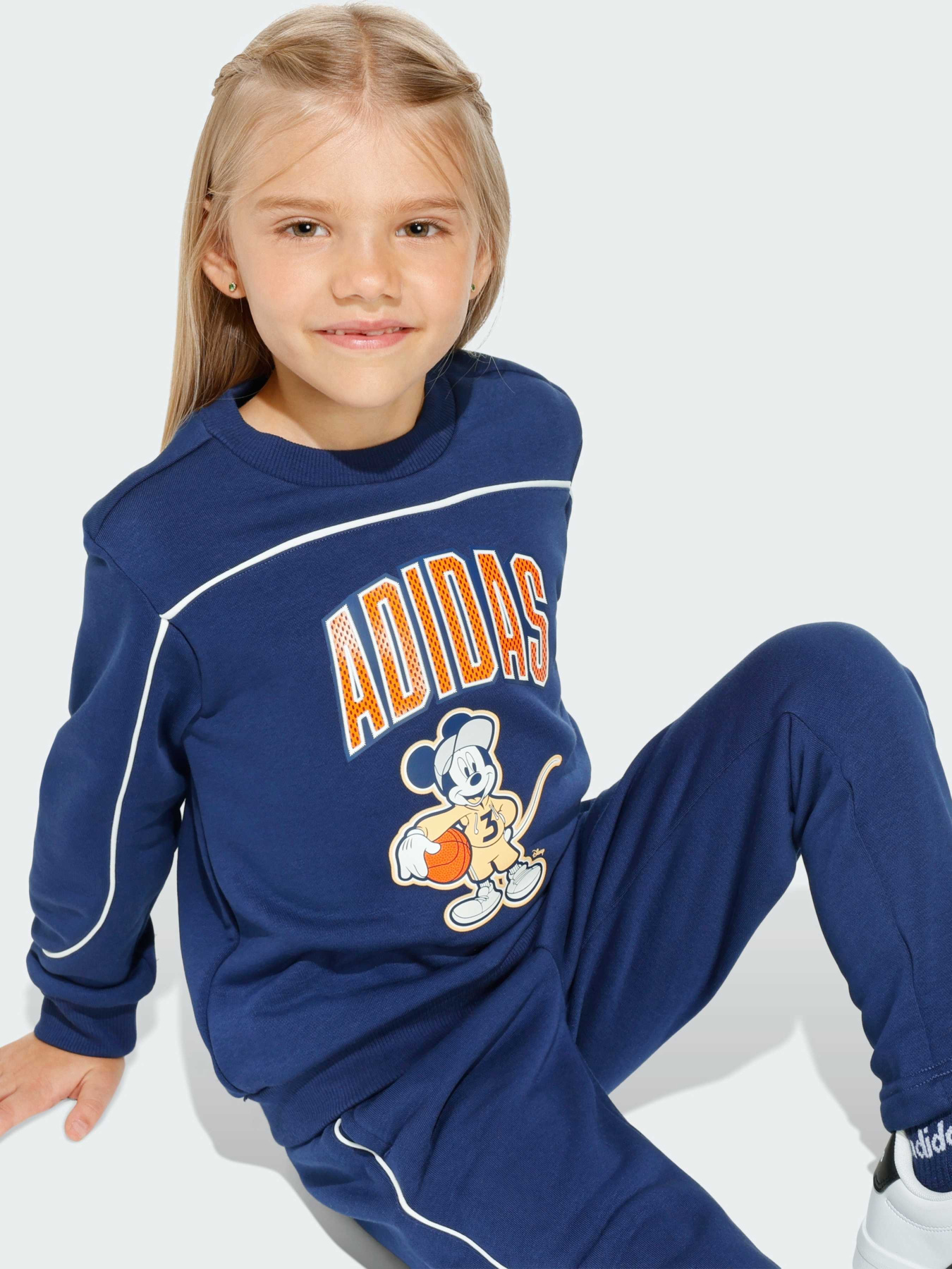Комплект: свитшот и брюки ADIDAS DISNEY MICKEY MOUSE модель JZ3560 Фото