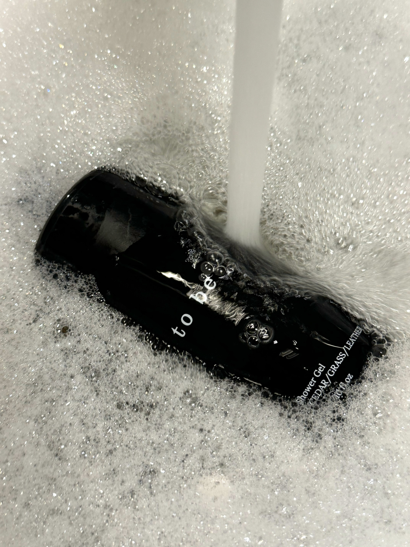 Зволожуючий гель для душу з екстрактом фіалки та тростинним цукром модель sgv_tobe Фото