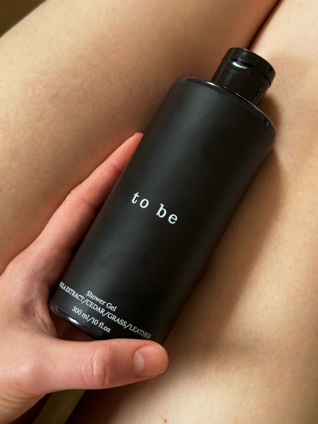 Зволожуючий гель для душу з екстрактом фіалки та тростинним цукром модель sgv_tobe Фото