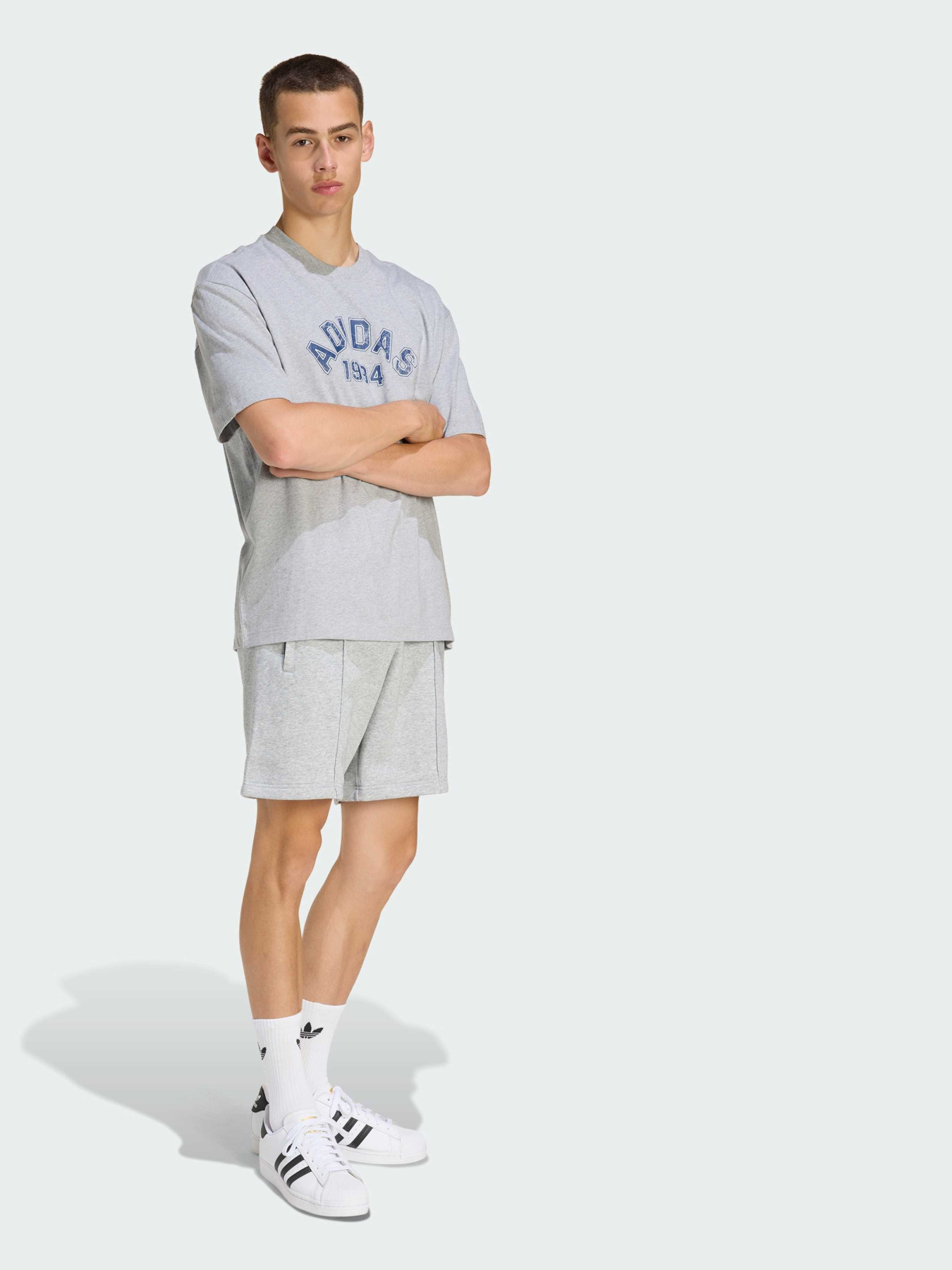 Футболка GFX VARSITY модель KE2251 Футболка GFX VARSITY модель KE2251 Фото