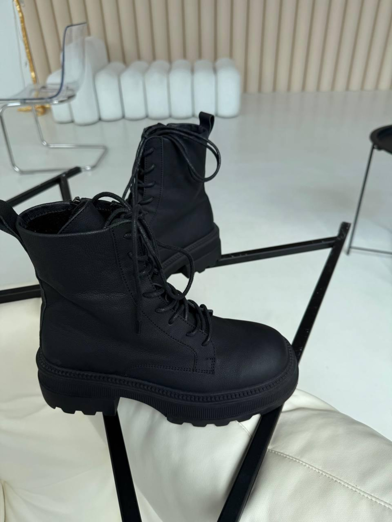 Матові шкіряні берці з хутром Чорні (518/богема) модель P_166322-S37_166322 Фото