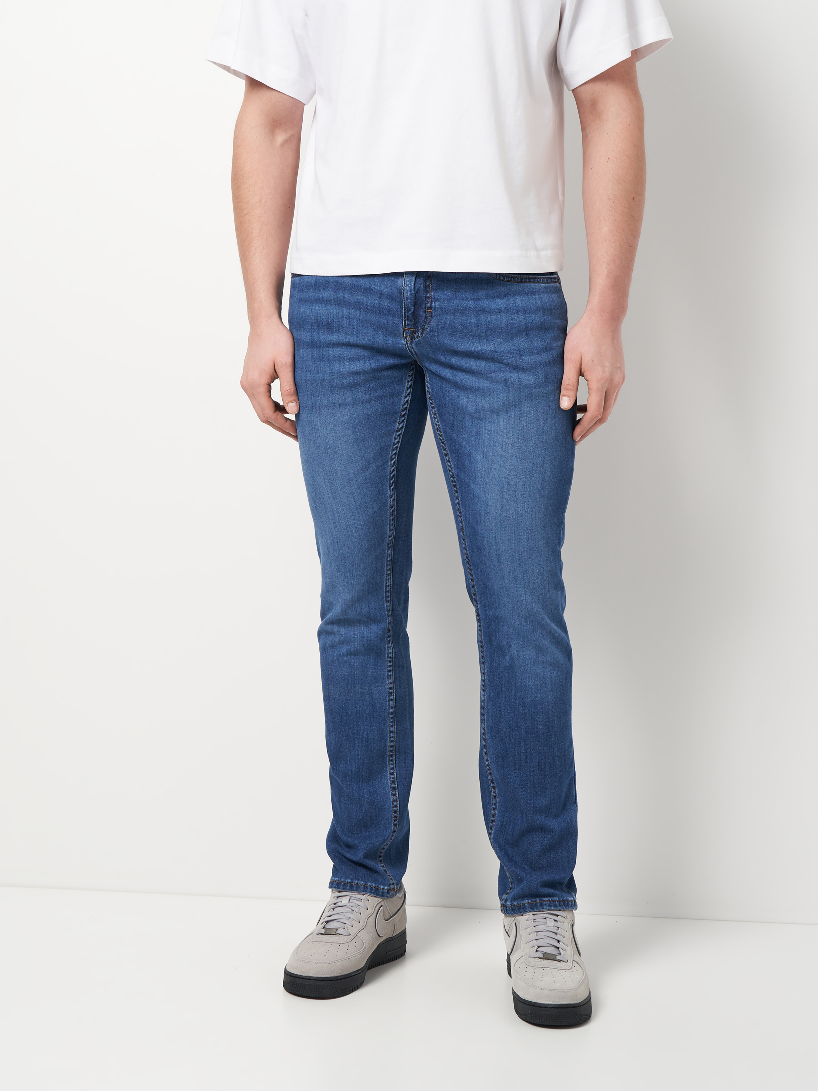 Бавовняні Чоловічі Завужені джинси Mustang Jeans Oregon Tapered (1012181) колір блакитний