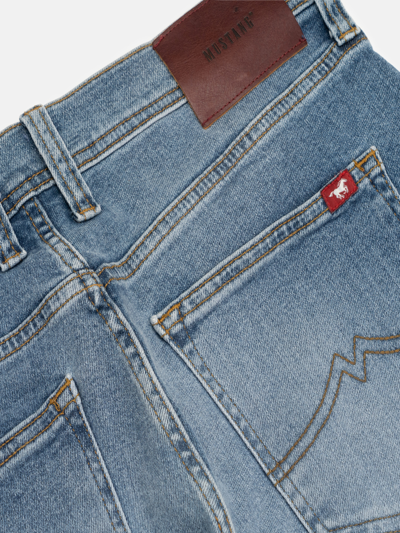 Зауженные джинсы Mustang Jeans Oregon Slim модель 1016429 Фото