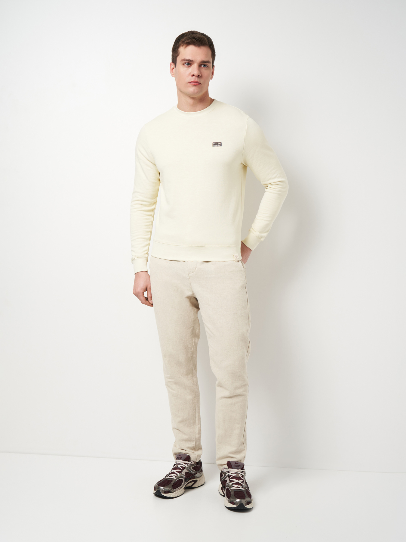 Світшот Mustang Jeans Ben Crewneck модель 1014511 Фото