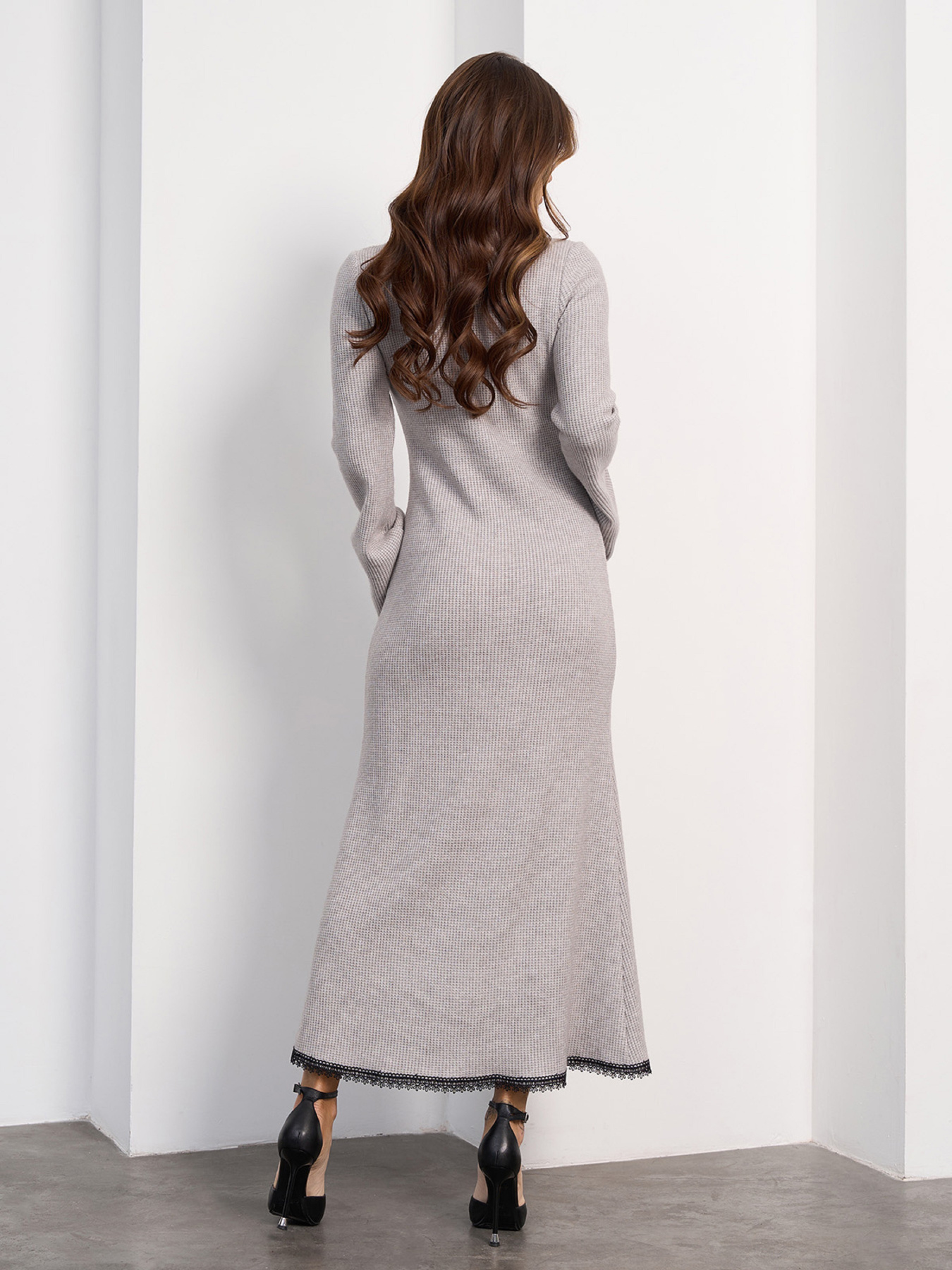 Сукня міді ISSA Plus модель 15482_серый Фото