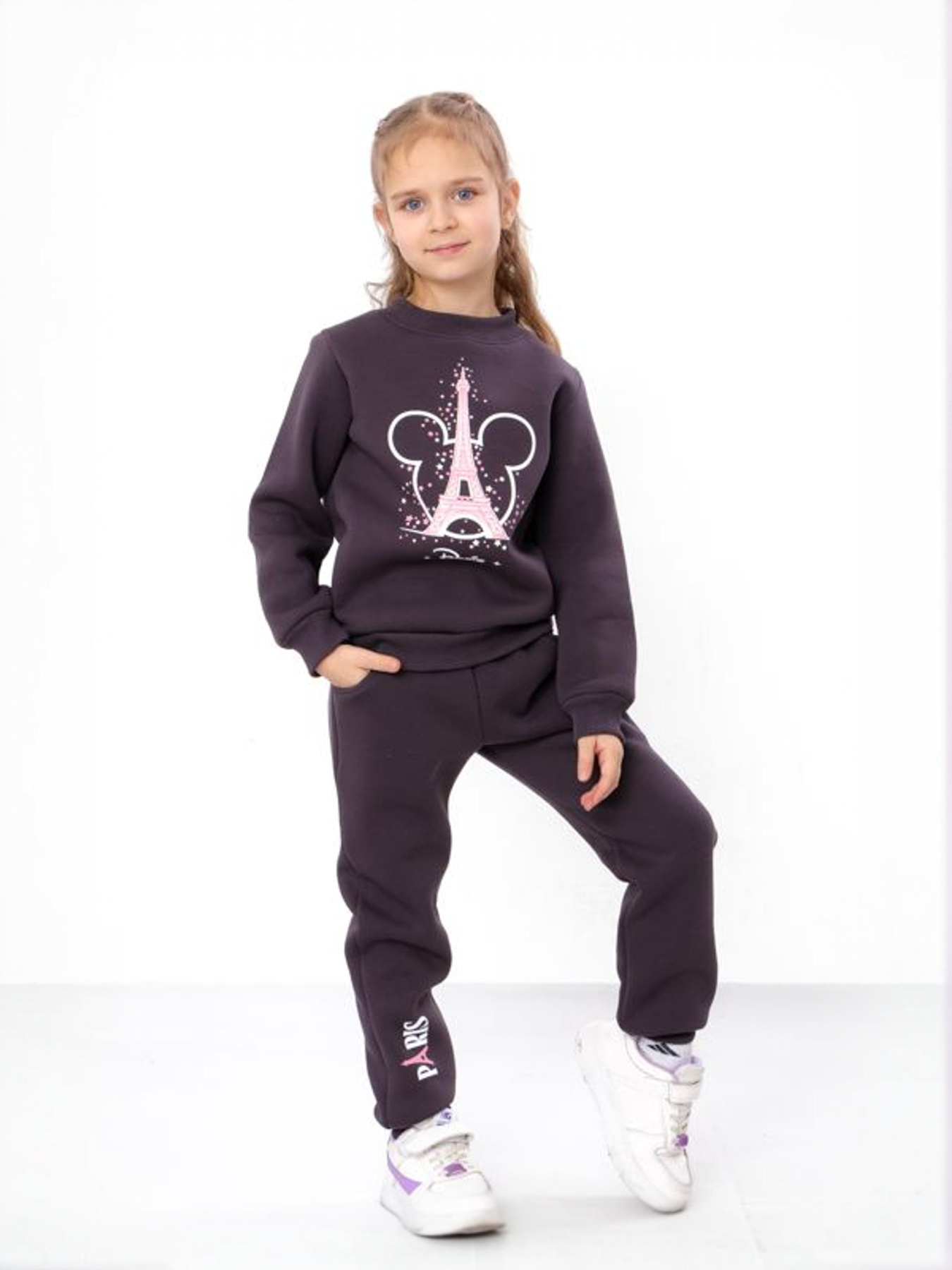 Теплий костюм для дівчинки з принтом Paris (світшот та штани), Графітовий Носи Своє (6063-025-33-5-1) модель 6063-025-33-5-1-nzhir Фото