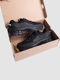 Кросівки чоловічі Nike Zoom Vomero Roam Triple Black (FV2295-002) модель FV2295-002 Фото