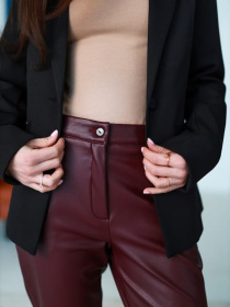 Жіночі брюки з утепленої екошкіри, Бордовий LadyLike (ll171180059) модель ll171180059-bordovj Фото
