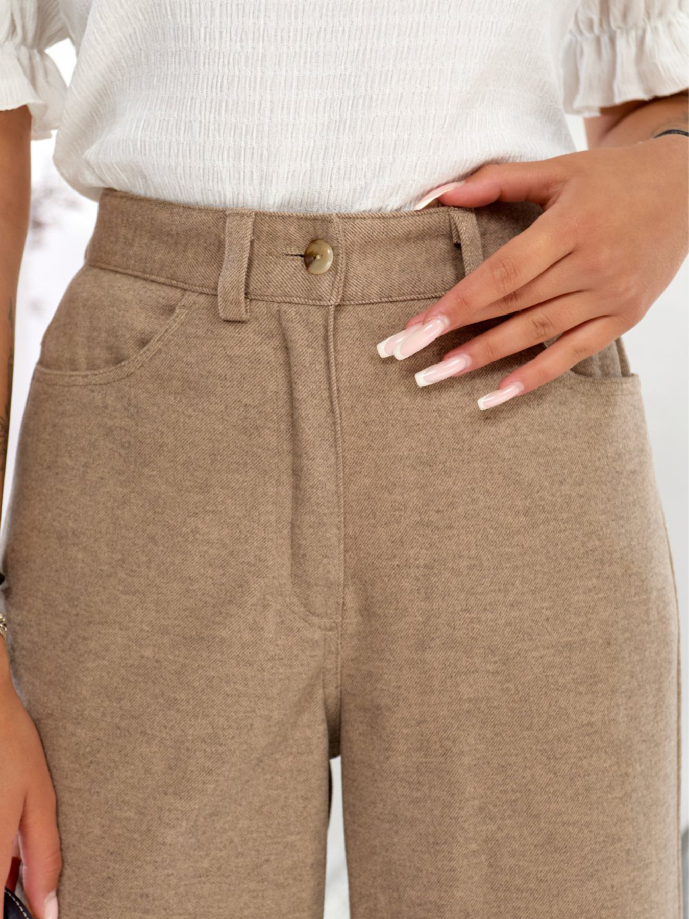 Жіночі теплі брюки прямі від стегна, Бежевий LadyLike (ll236860089) модель ll236860089-bezhevij Фото