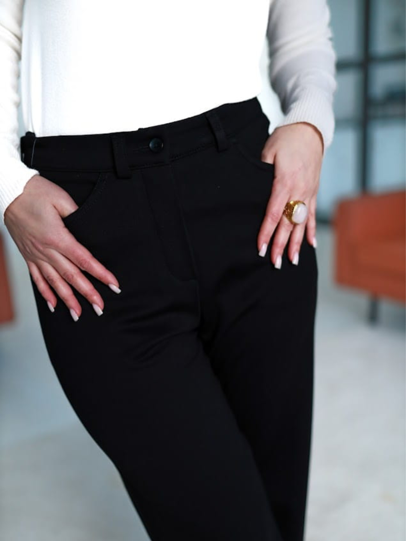 Жіночі теплі брюки прямі від стегна, Чорний LadyLike (ll236860090) модель ll236860090-chornij Фото