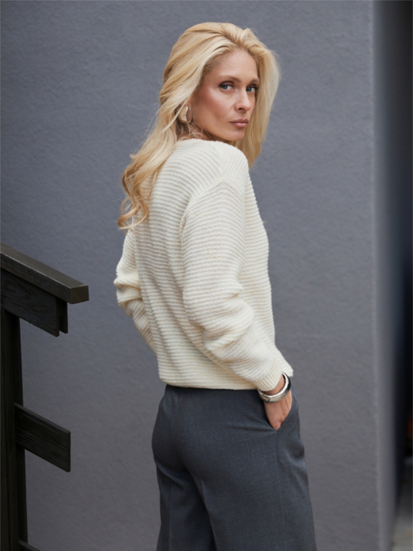 Жіночий напівпрозорий теплий джемпер із вовни, Лимонний TrikoBakh (2910) модель 2910-limon Фото