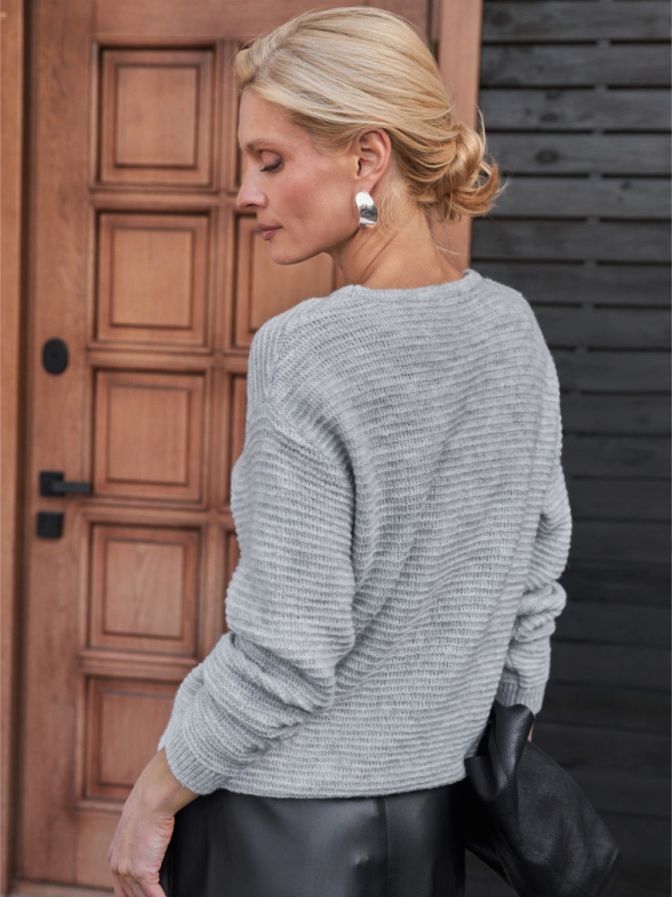 Жіночий напівпрозорий теплий джемпер із вовни, Світло-сірий​ TrikoBakh (2910) модель 2910-svtlo-srij Фото