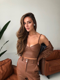 Жіночий топ з екошкіри FUROR на бретелях, Світло-коричневий Milirud (mil392) модель mil392-koricq Фото