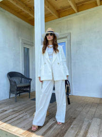 Жіночий класичний костюм AMOUR (піджак + брюки), Білий Milirud (mil444) модель mil444-blij Фото