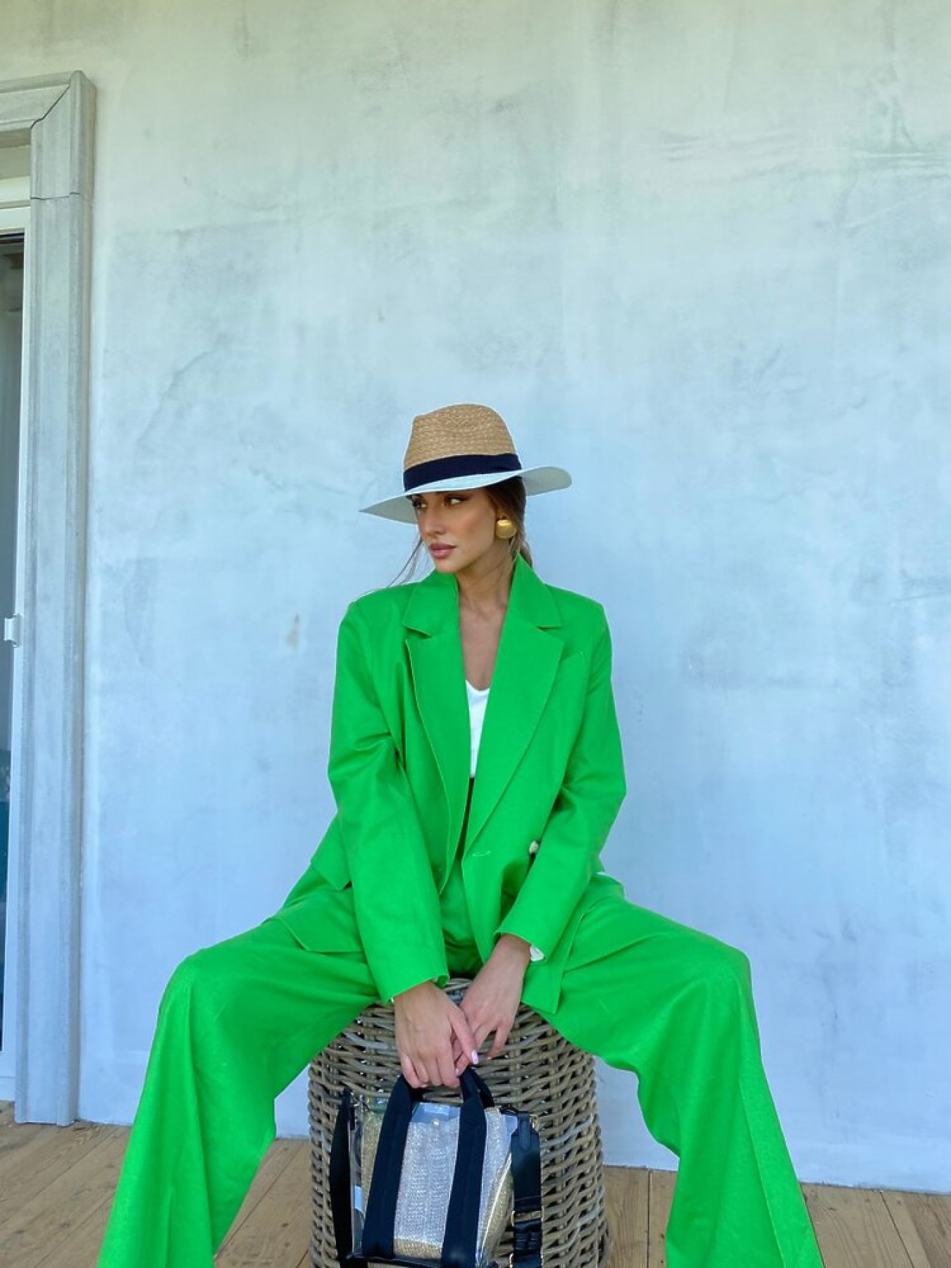 Жіночий класичний костюм AMOUR (піджак + брюки), Зелений Milirud (mil444) модель mil444-zelenij Фото