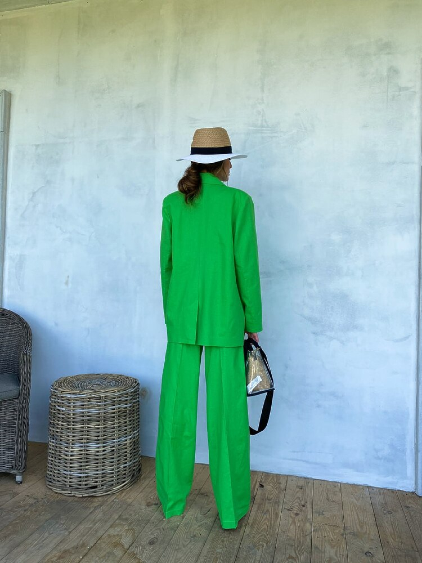 Жіночий класичний костюм AMOUR (піджак + брюки), Зелений Milirud (mil444) модель mil444-zelenij Фото