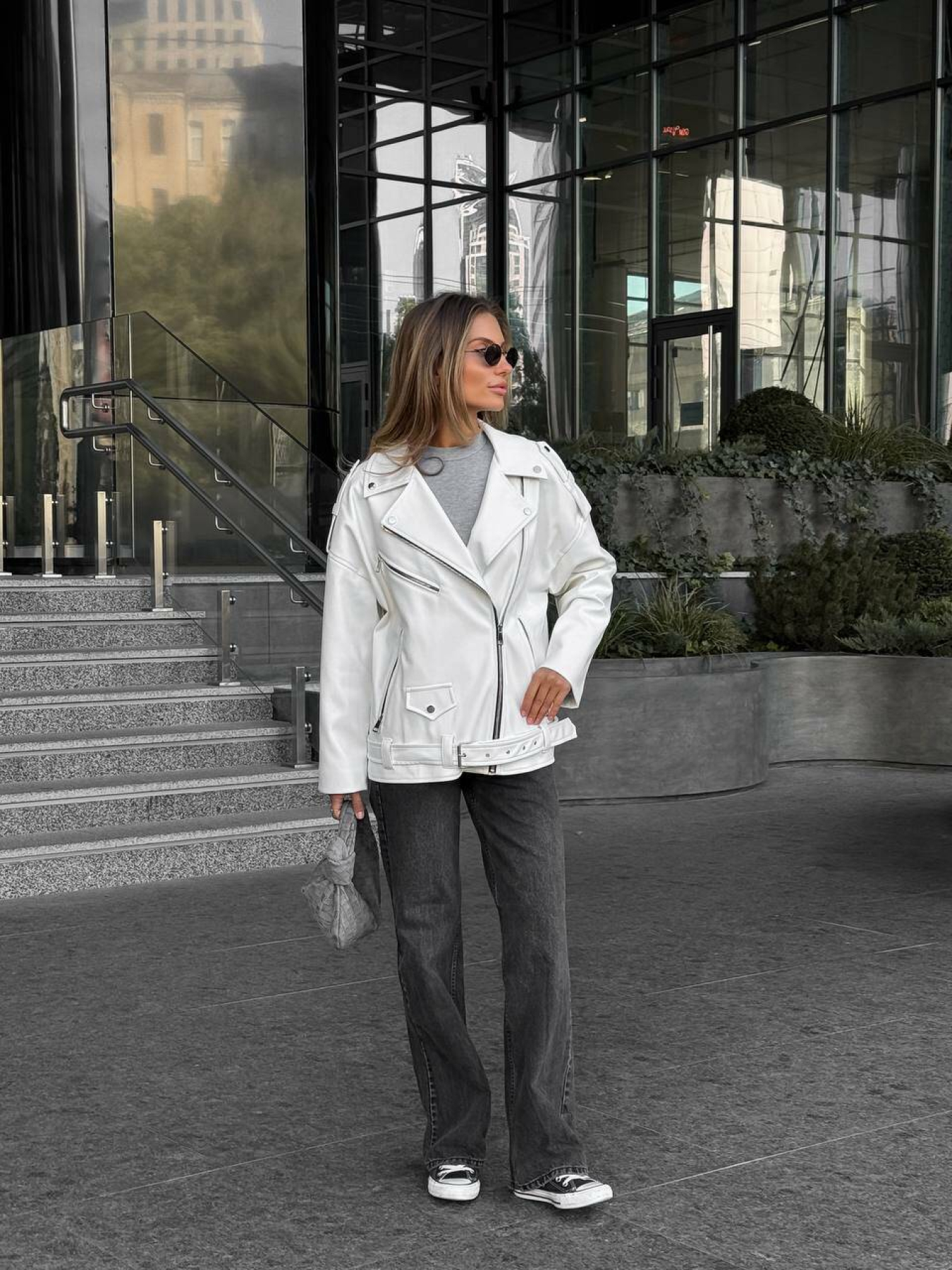 Жіноча куртка з екошкіри PILOT з кишенями та поясом, Молочний Milirud (mil375) модель mil375-moloko Фото