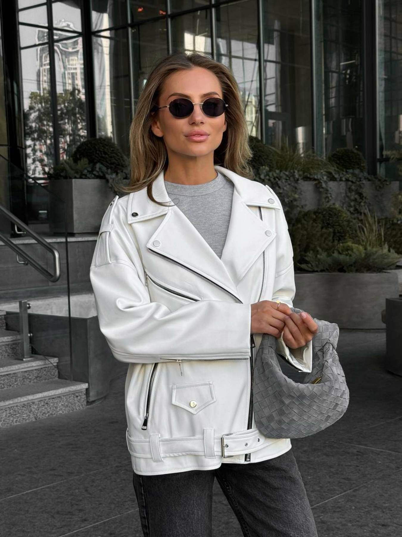 Жіноча куртка з екошкіри PILOT з кишенями та поясом, Молочний Milirud (mil375) модель mil375-moloko Фото