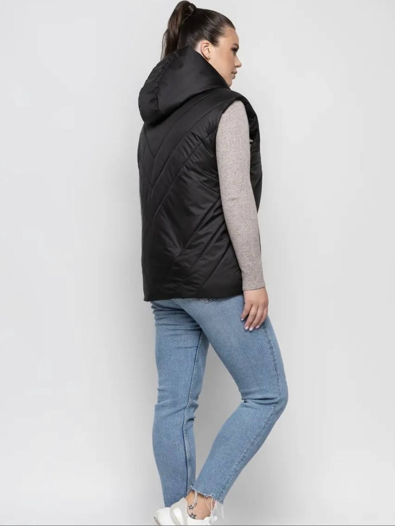 Утепленный жилет UVENTUM модель LR-6-BLCK Фото