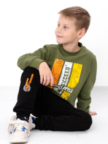 Утеплений костюм для хлопчика Street Style світшот з принтом та штани, Оливковий Носи Своє (6063-023-33-4) модель 6063-023-33-4-temno-fstashkovij-street-style Утеплений костюм для хлопчика Street Style світшот з принтом та штани, Оливковий Носи Своє (6063-023-33-4) модель 6063-023-33-4-temno-fstashkovij-street-style Фото