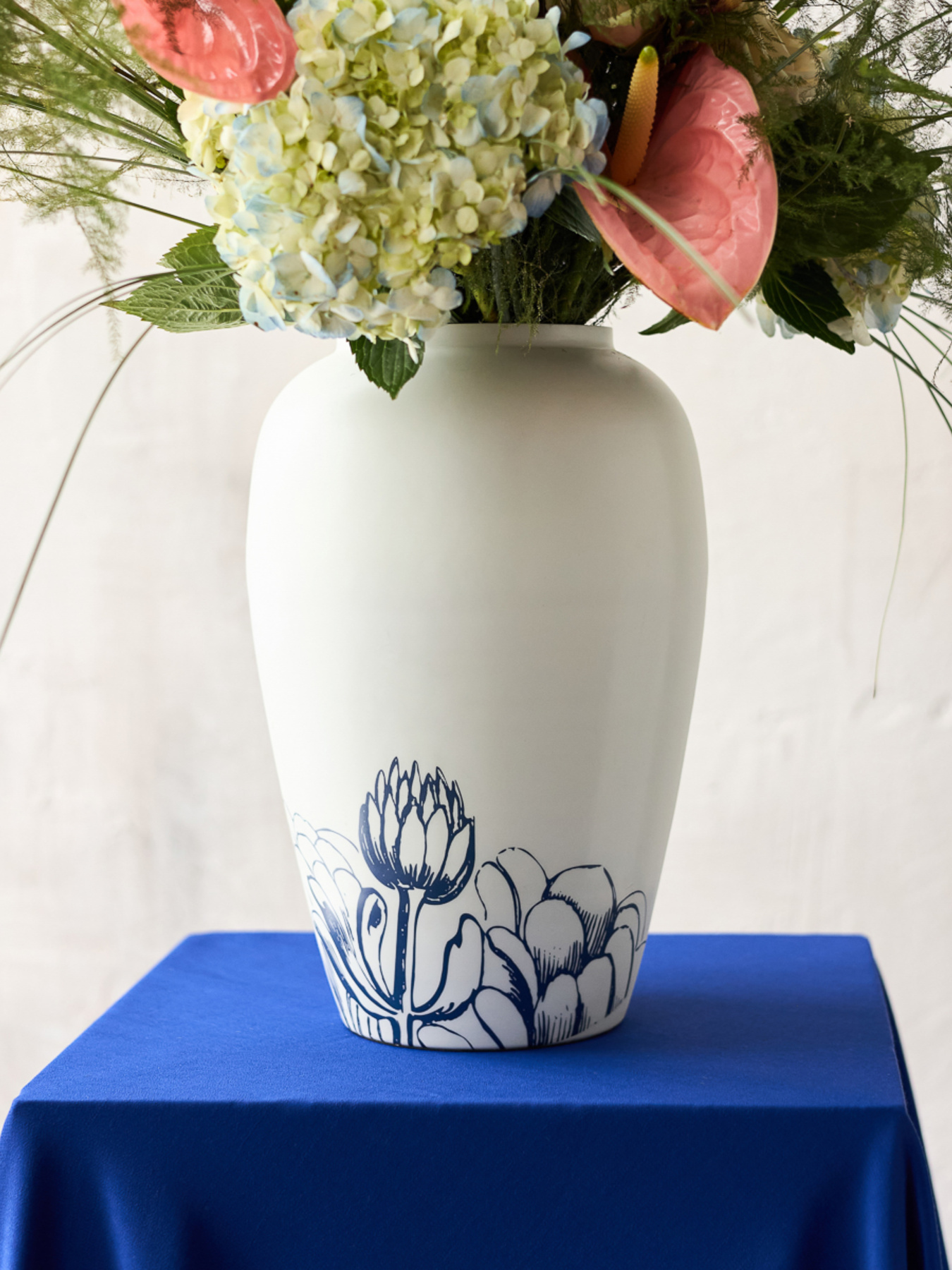 Ваза "Элизиум" железная бело-золотистая с принтом MBM HOME модель VB-01 PRINT/GOLD Фото