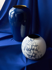 Ваза "Элизиум" железная бело-синяя с принтом MBM HOME модель VB-02 PRINT/DEEP BLUE Фото