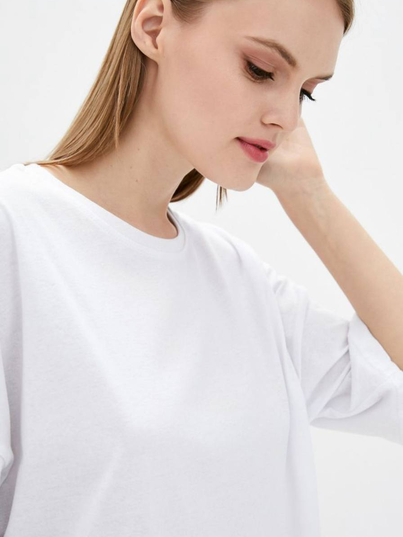 Футболка женская оверсайз UNI свободного кроя белая модель Wm271 Фото