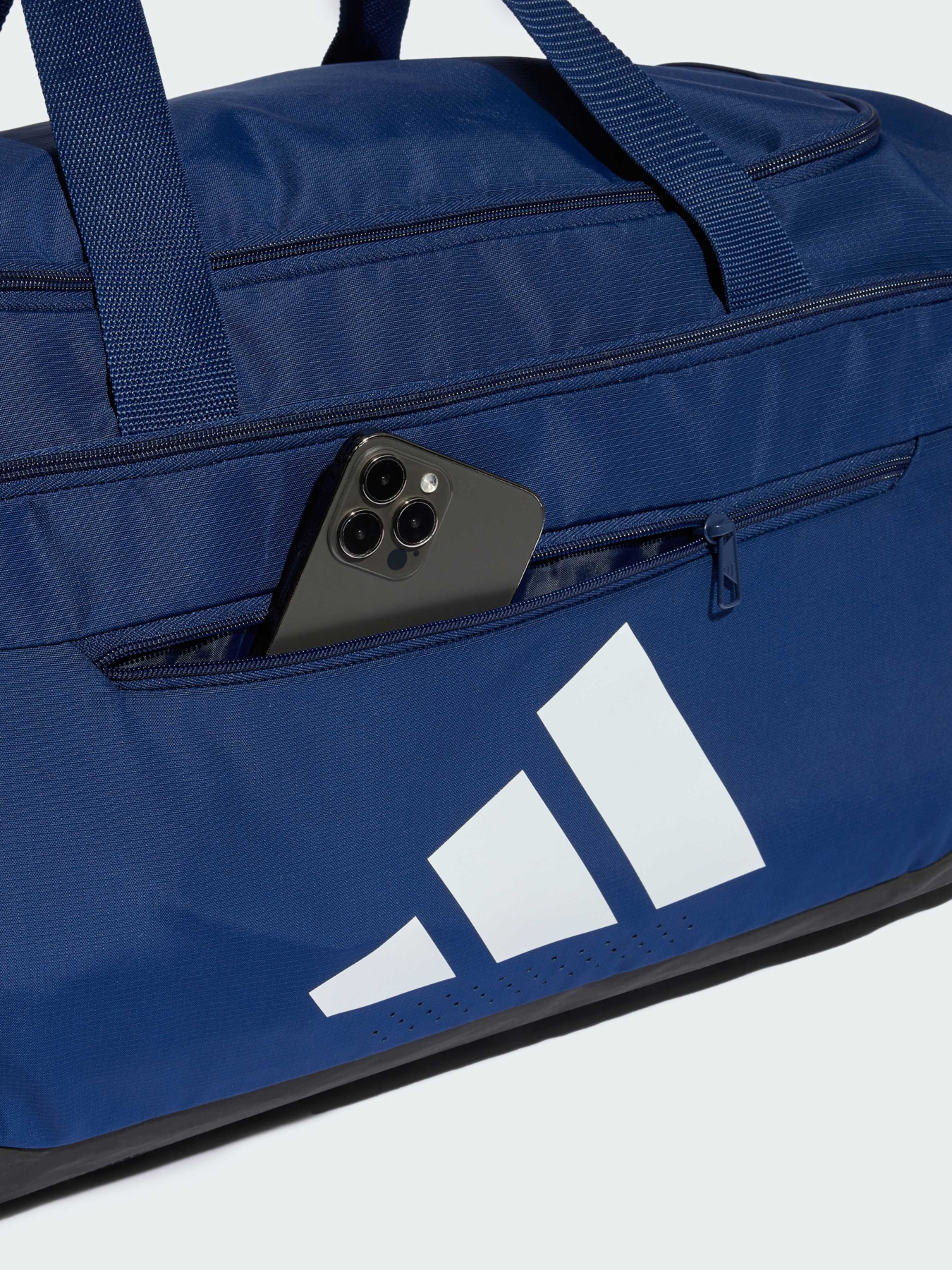 Спортивная сумка TRAINING DEFENDER DUFFLE BAG MEDIUM модель KC6751 Фото