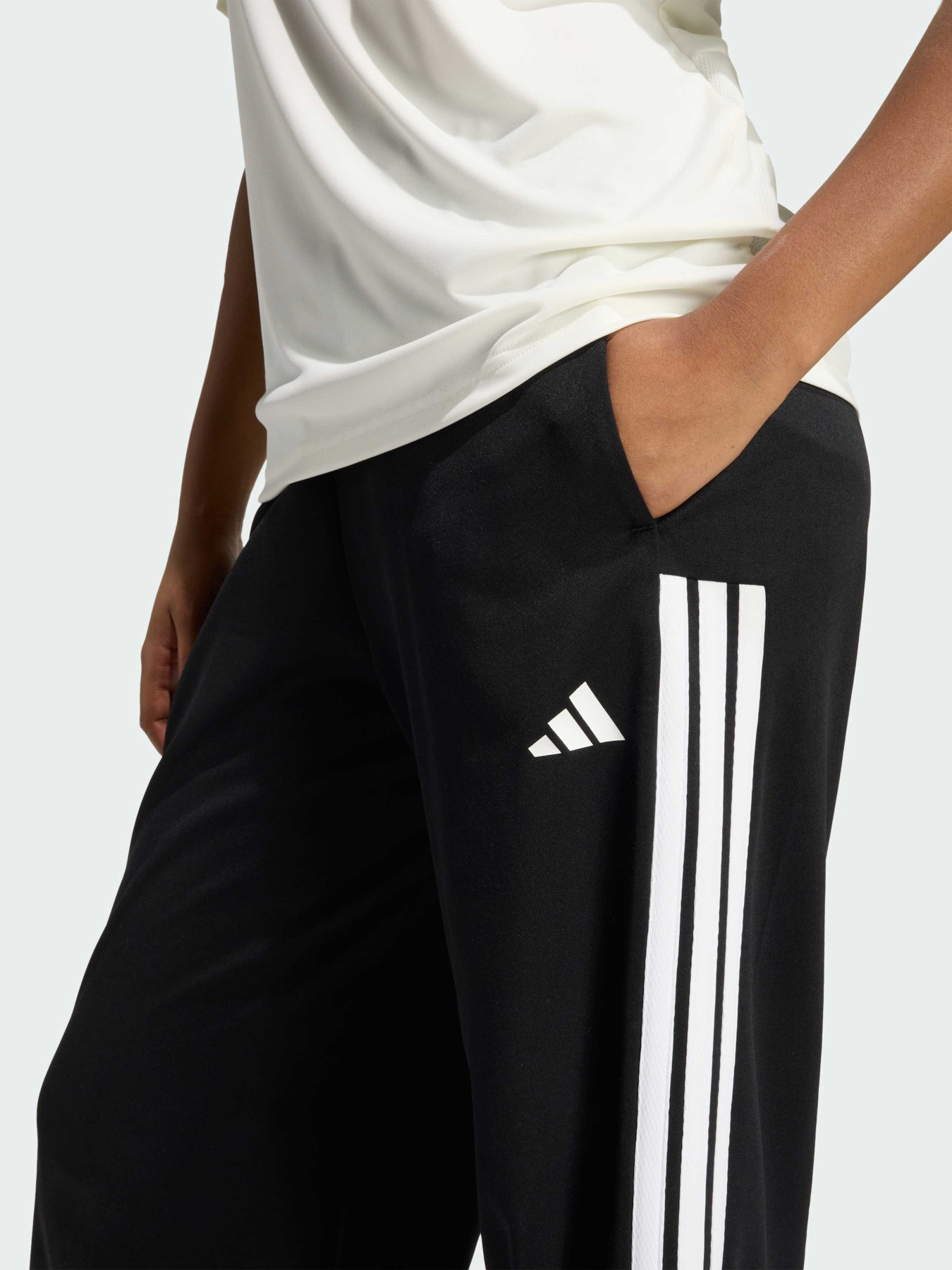 Повсякденні штани Adidas Tiro модель KD4299 Фото