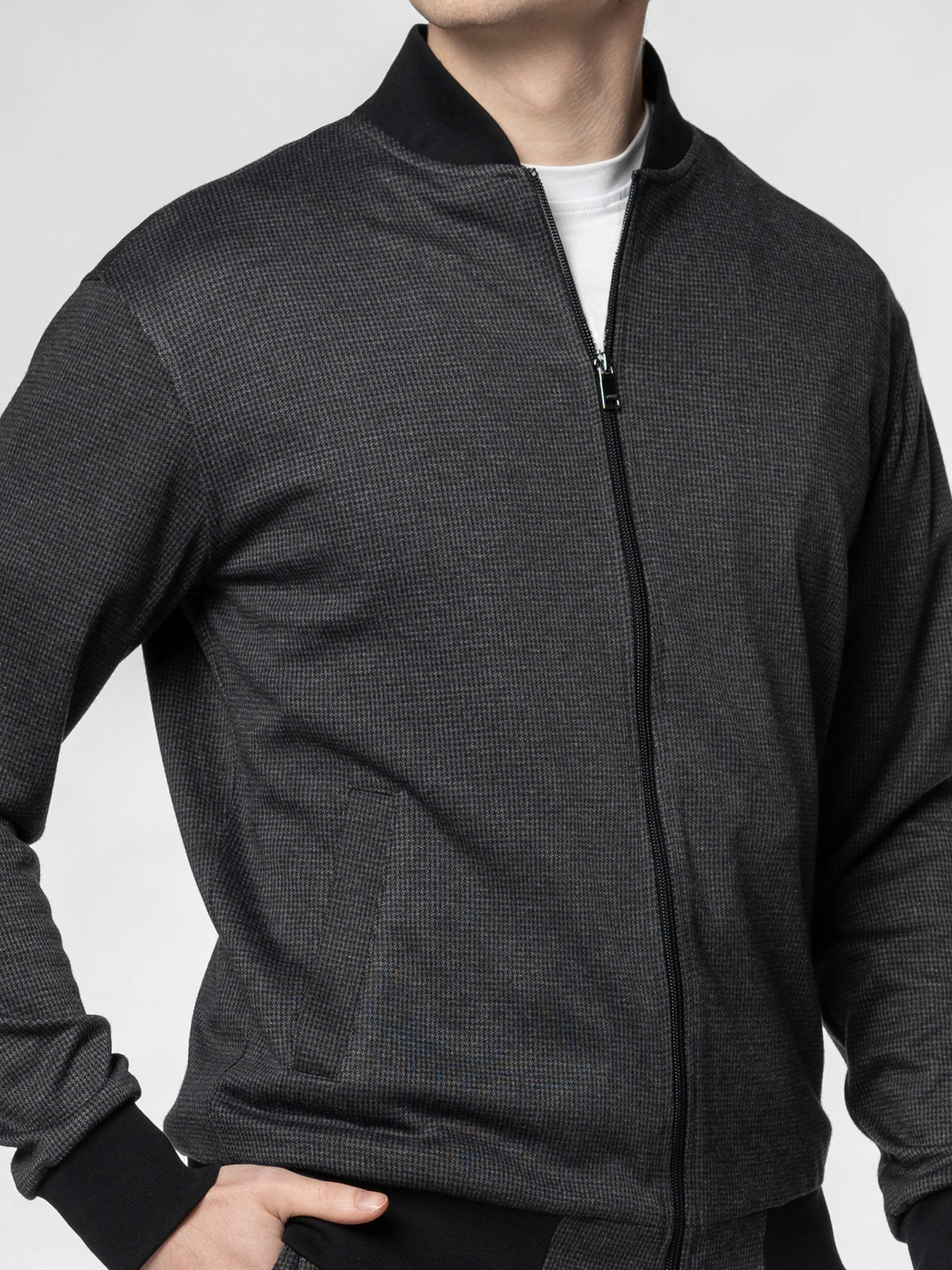 Мужской бомбер M17.08.14.531 Arber темно-серый трикотажный модель M17.08.14.531 Фото