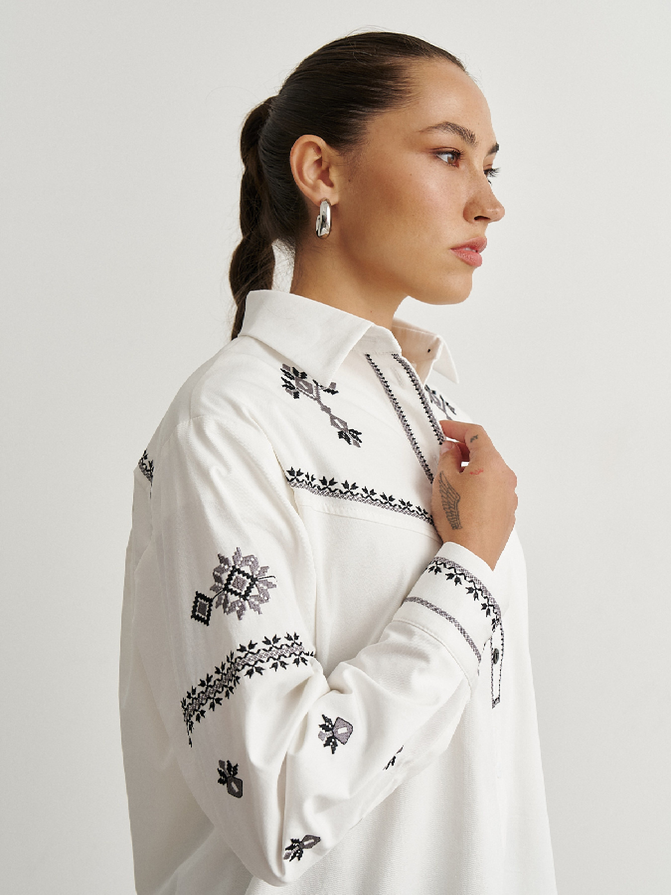 Вышитая рубашка модель RM4294-10-25DB Фото