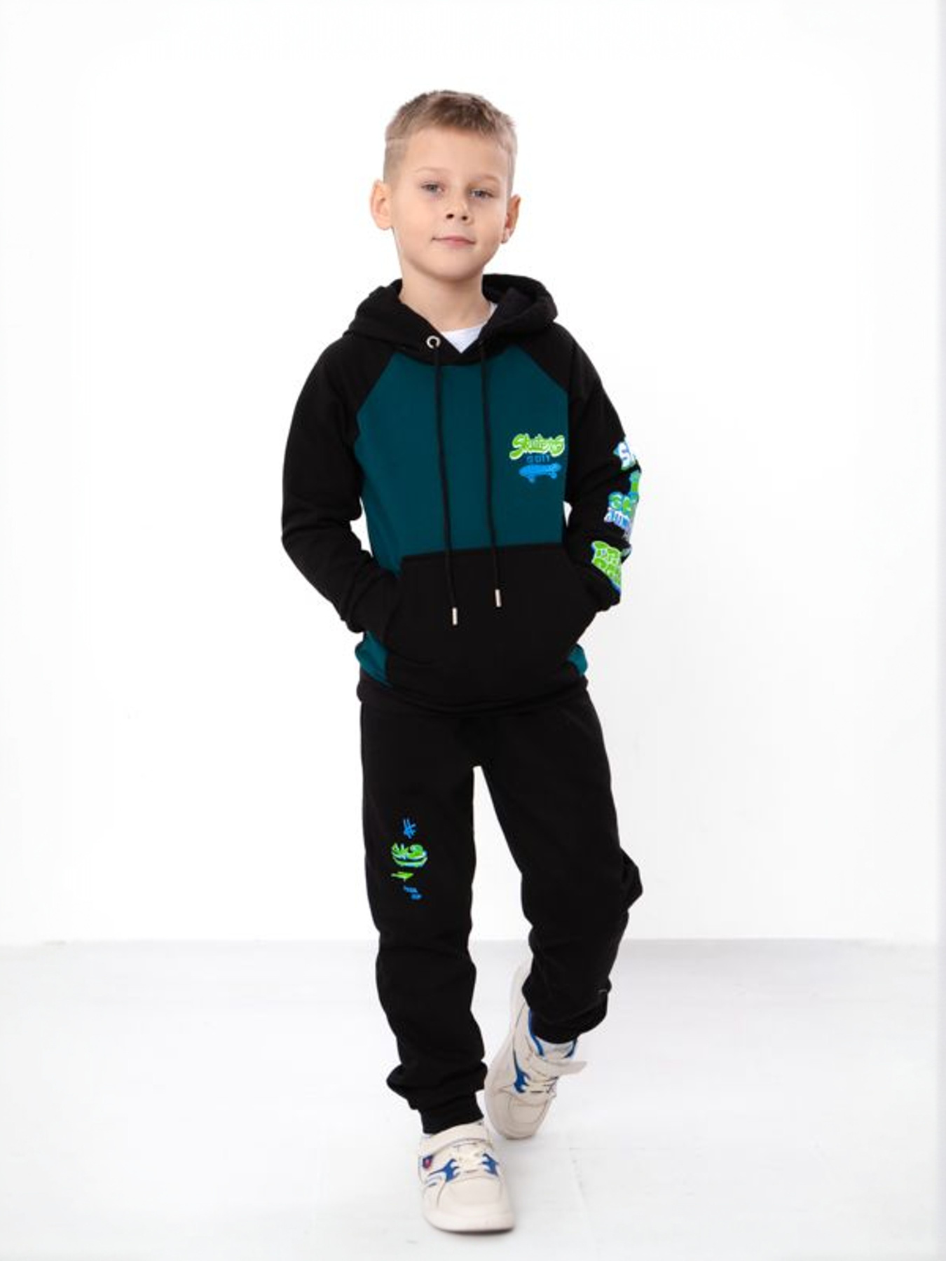 Утеплений костюм для хлопчика: зіп-худі з принтом та спортивні штани, Смарагдовий​ Носи Своє (6228-023-33-4-1) модель 6228-023-33-4-1-chornij-temno-smaragdovij Фото