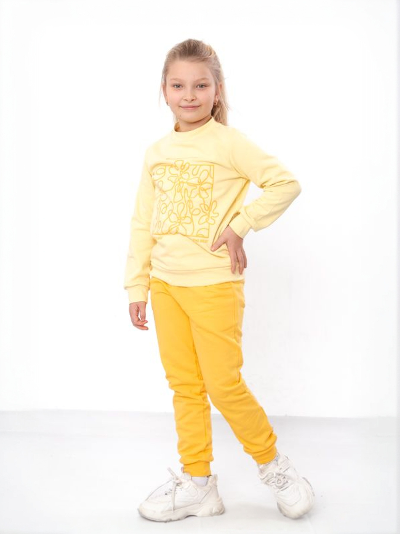 Утеплений костюм для дівчинки з малюнком: худі та штани на манжетах, Світло-жовтий Носи Своє (6063-023-33-7) модель 6063-023-33-7-svtlo-zhovtij-psochnij Фото