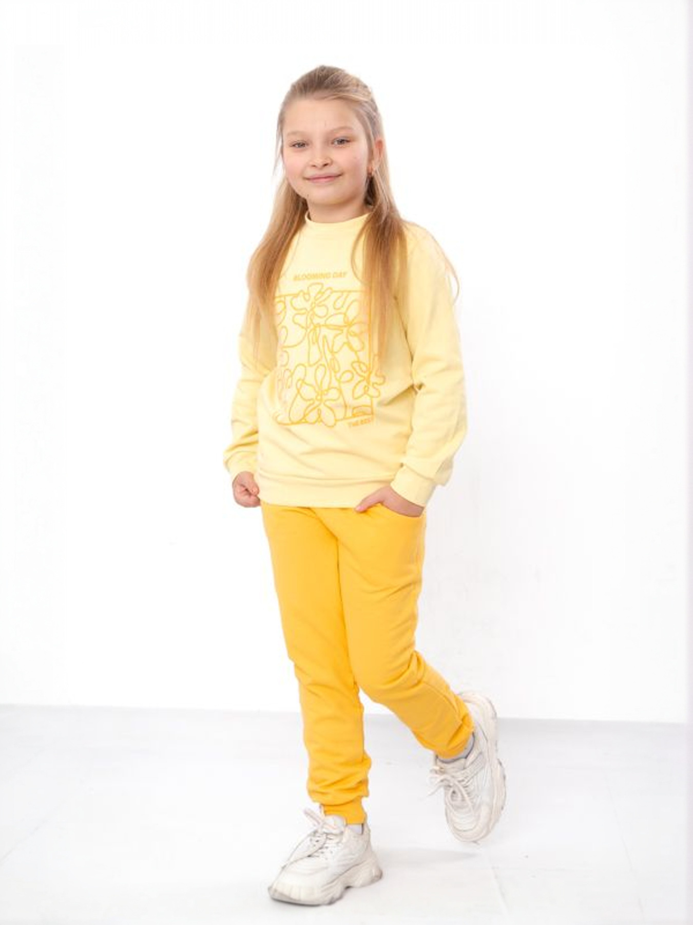 Утеплений костюм для дівчинки з малюнком: худі та штани на манжетах, Світло-жовтий Носи Своє (6063-023-33-7) модель 6063-023-33-7-svtlo-zhovtij-psochnij Фото