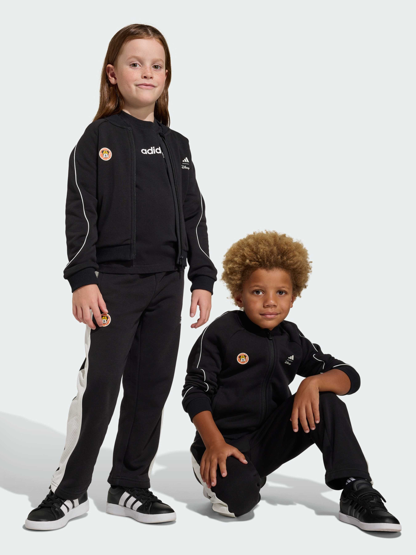 Повсякденні штани Adidas x Disney модель JZ7669 Повсякденні штани Adidas x Disney модель JZ7669 Фото