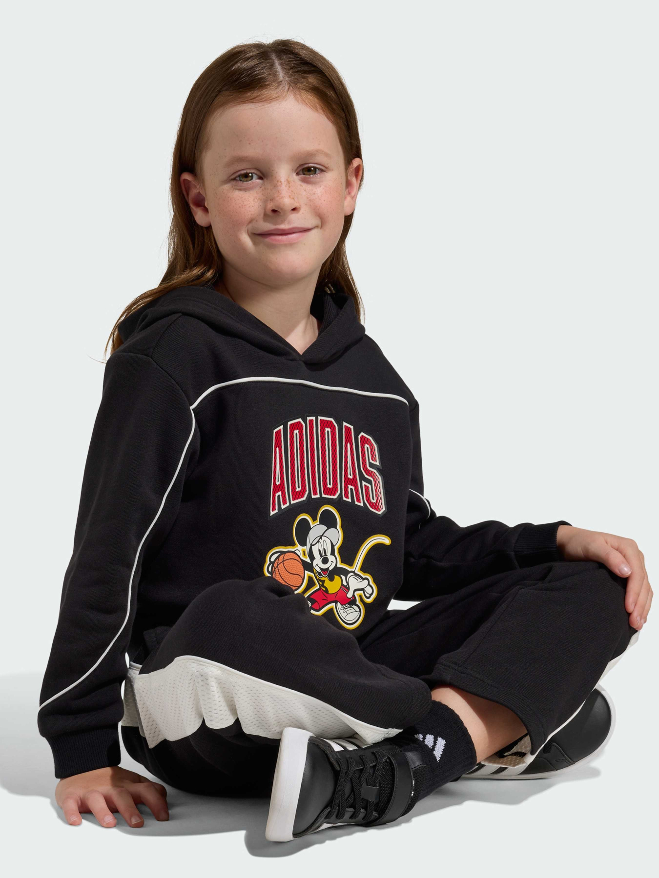Худи Adidas x Disney модель JZ7670 Худи Adidas x Disney модель JZ7670 Фото